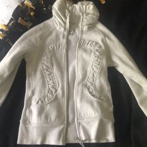 Lulu grey sweatshirt